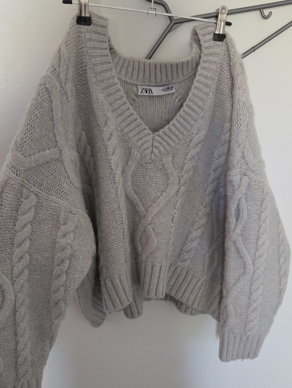 Zara Cable Knit V-Neck Sweater in Light Gray